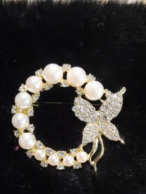 Pearl & Crystal Butterfly Wreath Brooch - Gold Tone